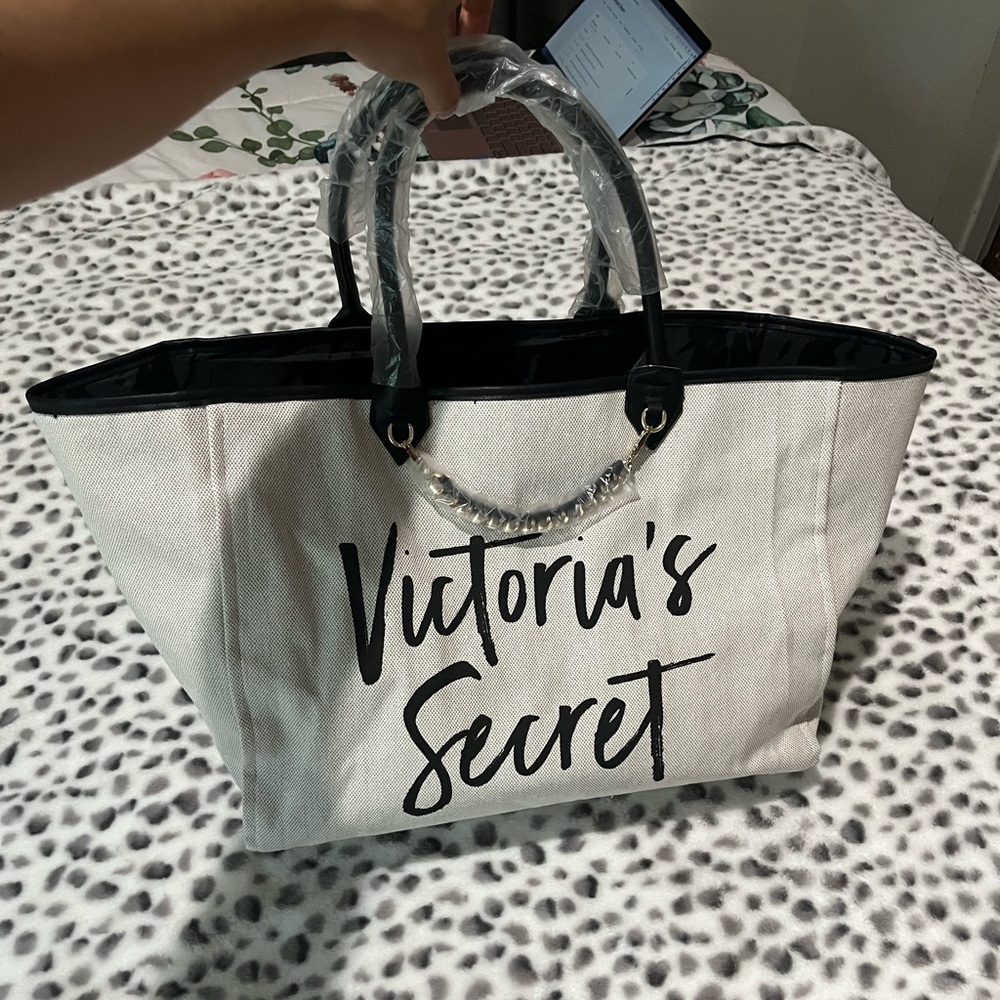 Victorias Secret Canvas Tote Bag Cream Black Logo Chain Detail NWT 11103252